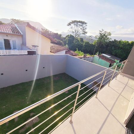 Linda Casa A 200M Da Praia Do Capricornio Caraguatatuba Kültér fotó