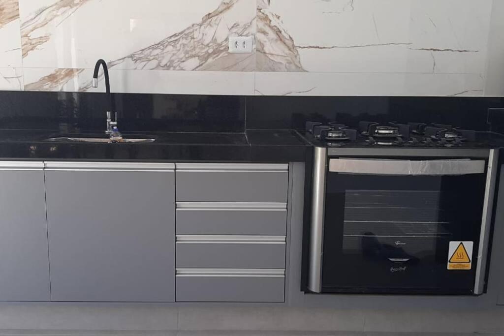 Linda Casa A 200M Da Praia Do Capricornio Caraguatatuba Kültér fotó